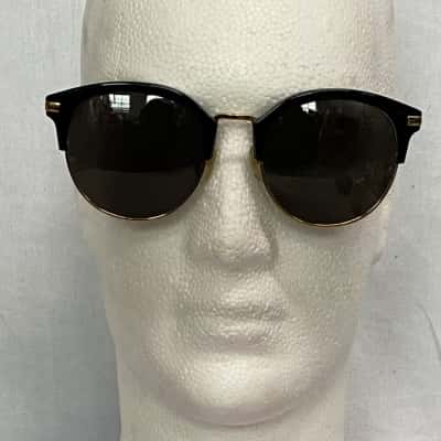  Womens Vedi Vero black and gold sunglasses
