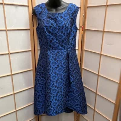Review Womens  Size 10 Cocktail Dress / Floral Dress / Formal Dress / Midi Dress / Party Dress / Sleeveless Dress  Black  / Blue 