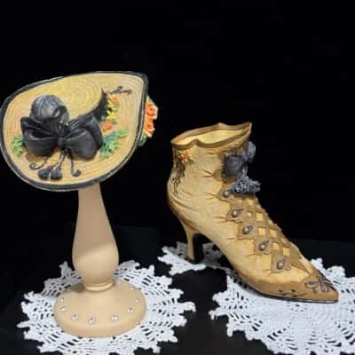 Porcelain hat shoe figurines