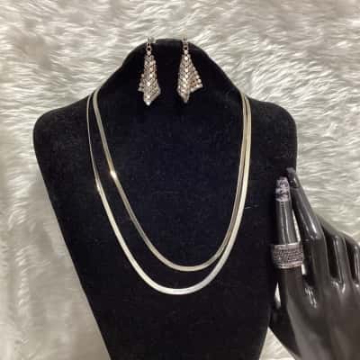  Womens Earrings / Necklace / Ring Black  / Other 