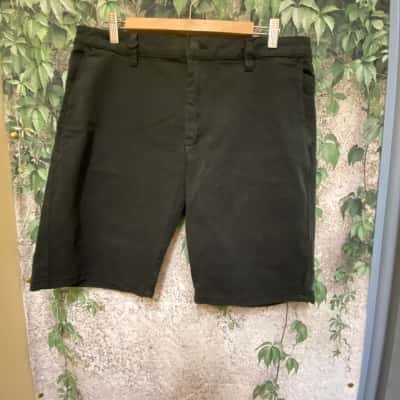 Neuw Mens  Size 36 Black Shorts 