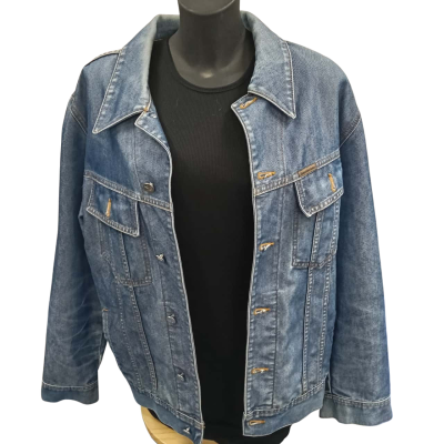 Calvin Klein Denim Jacket – Size M Very Good Condition #CalvinKlein #DenimJacket #DesignerFashion