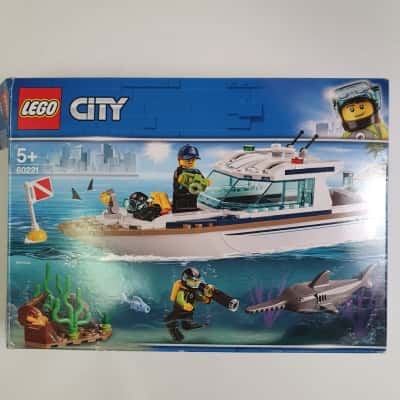Lego City 60221 Diving Yacht - Retired