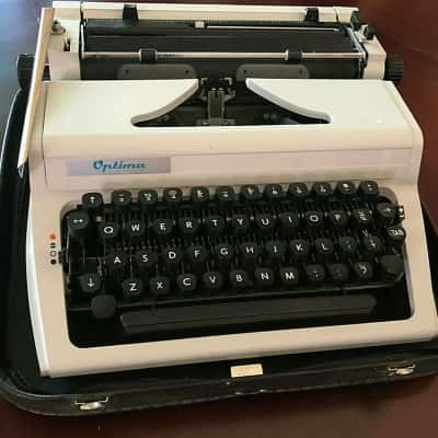 Vintage OPTIMA Mod.105 Portable TYPEWRITER Made in GDR By Robotron