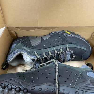 Merrell Mens  Size 12.5 Black  / Blue  work shoes 