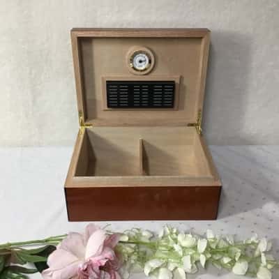 High Gloss Brown Wooden Cigar Humidor Box with Dome Lid