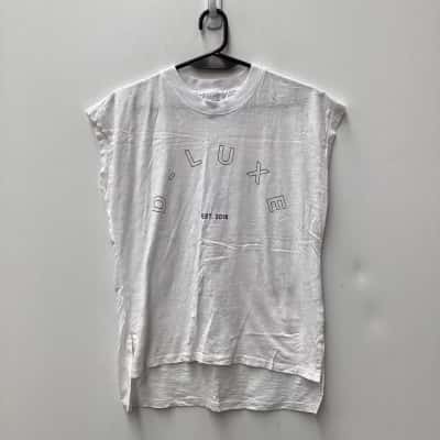 D - LUXE basics  Unisex  singlet top  Size XS  White and black