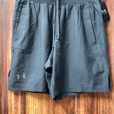 Under Armour Mens  Size S Grey shorts new 