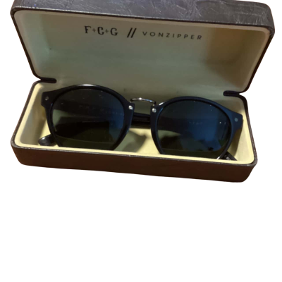 Vonzipper sunglasses