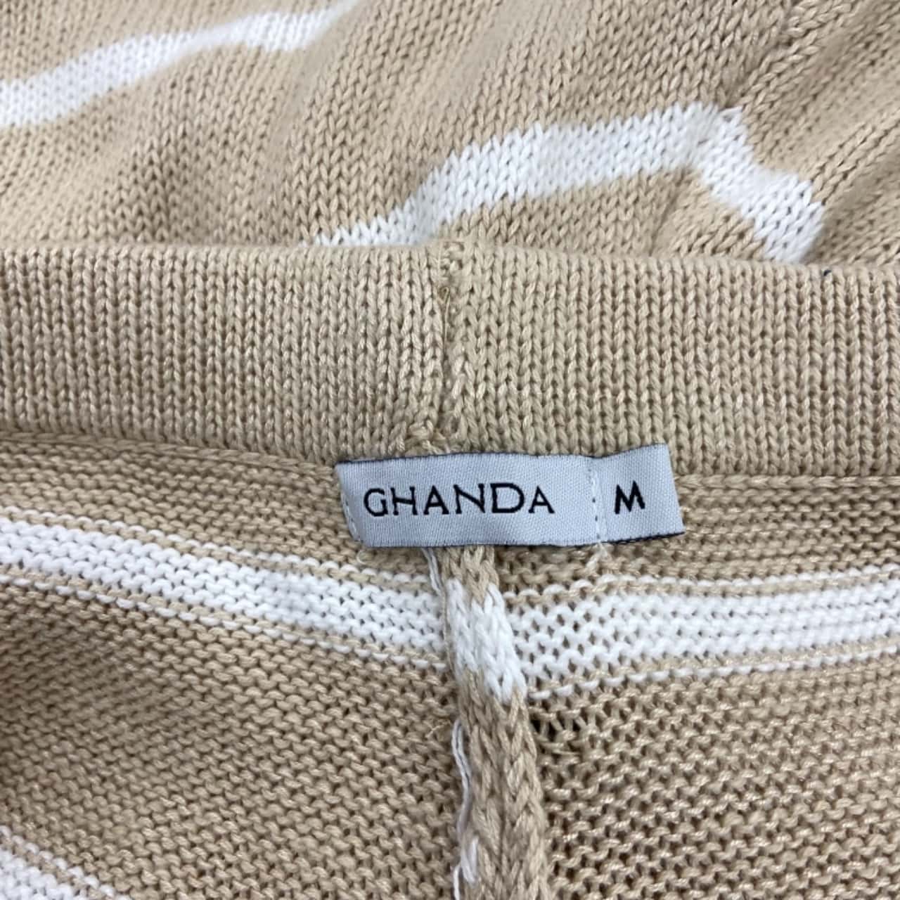 Ghanda Size M Beige Knitwear HW Shorts (s)
