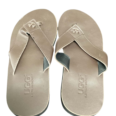 UGG Unisex thongs  Size 7 Brown 