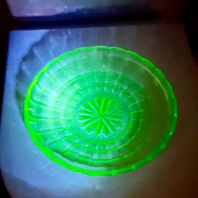 Vintage Uranium Glass Pressed Bowl – UV Reactive – Glows Bright Green