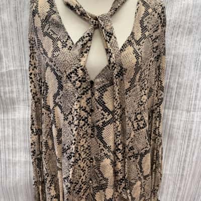 Fate & Becker NEW WITH TAGS RRP $109.95 Womens  Size 20 Blouse Black  / Brown 