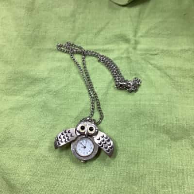  Womens Pendant owl clock