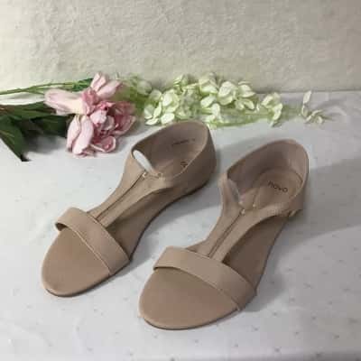 Novo Thelmer Womens Size 10 Beige Zip Top Enclosed Back Flat Sandals
