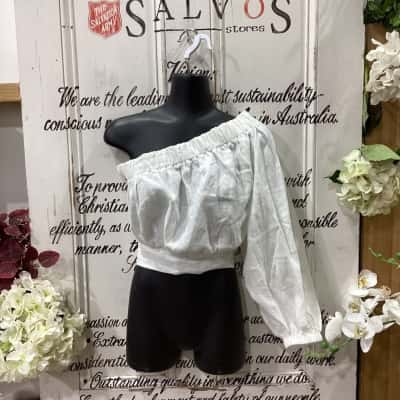 DISSH BRAND! Womens  Size 6 Cropped Top White! ONE SHOULDER AND TIE BACK DESIGN! BNWT! GREAT FOR ANY SPECIAL OCCASION!