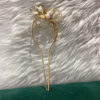  Women’s Gold Tone Hair Pin
