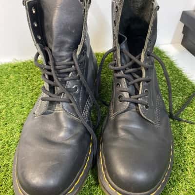 Dr Martens boots Mens  Size 42 Black  