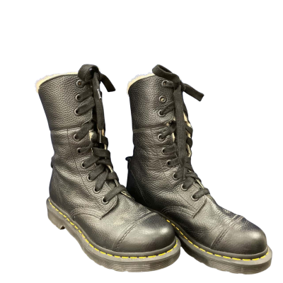 Dr Martens Womens  Size 39 Boots Black  