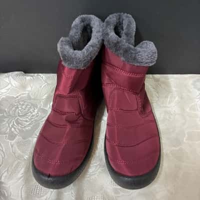 AB Women’s Size 42 Winter Boots Red