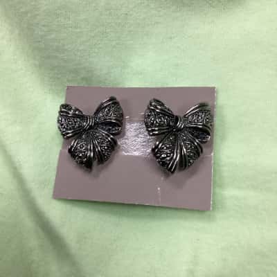 Avon Fashion Womens Earrings clip on 