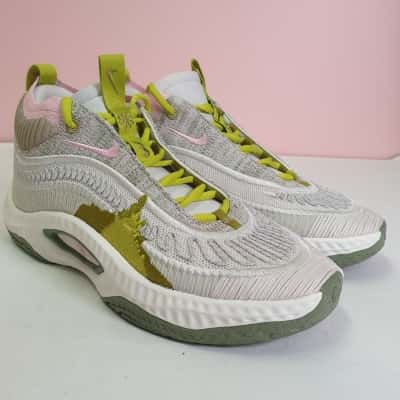 Nike Men's Size 10 Cosmic Unity 3, Bright Cactus Sneakers