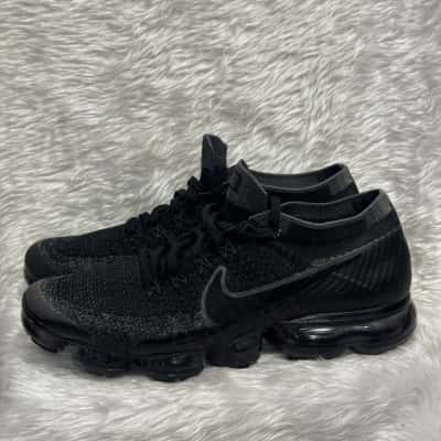 Nike Mens  Size 10 Sneakers Black  