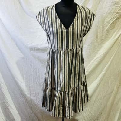 SEED Size 6 Casual Dress Black & White Stripe