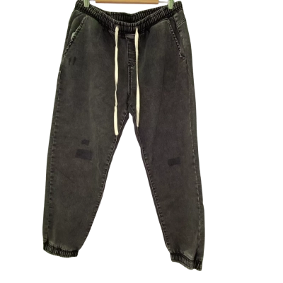 Womens  Size 14 Tapered Leg Jeans Grey 