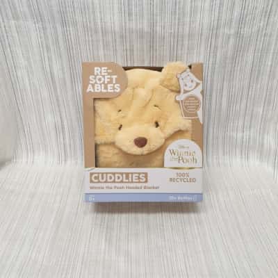Disney Absolutely Gorgeous /Winnie the Pooh/ Hooded Blanket - Brand New Still in Packing 
