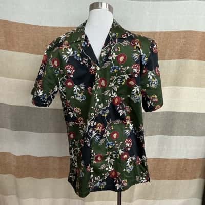 Politix Mens  Size L Hawaiin Shirt Floral / Green 