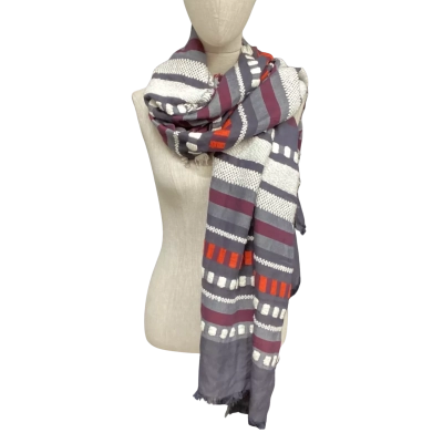 Textured Scarf with a Textured White Dash Pattern Grey / Orange 