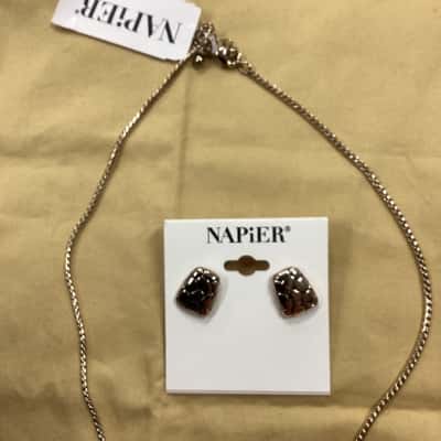 Napier  Womens Earrings / Necklace Gold coloured
