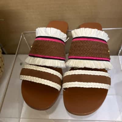 Womens size 36 flat Sumer slip ons