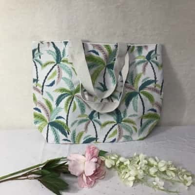 Morgan & Finch Womens White / Green / Pink Palm Tree Pattern Tote Bag