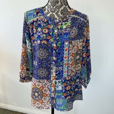 Sunny Leigh Womens  Size M Button Up Top Blue / Floral 