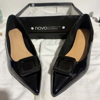 Novo Womens  Size 40 Heels Black  