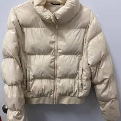 Muscle Republic Womens  Size M Puffer Jacket Cream 
