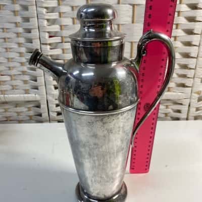 Art Deco silver-plated cocktail shaker England 