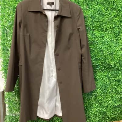 Cue  Womens  Size 12 Brown coat