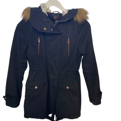 U Used Womens  Size 8 Hooded Jacket Black 