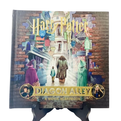 Harry Potter: Diagon Alley: A Movie Scrapbook by Jody Revenson