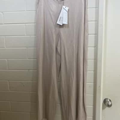 BNWT Biege wide leg pant