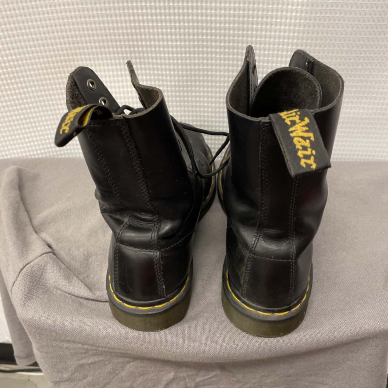Vtg Made In England Dr Martens Men\'s Air Wair Black Oiled Leather Steel Toe Shoe Black Steel Toe Dr. Martens 8761 AirWair Boots 7/9 – DESERT  main image 3
