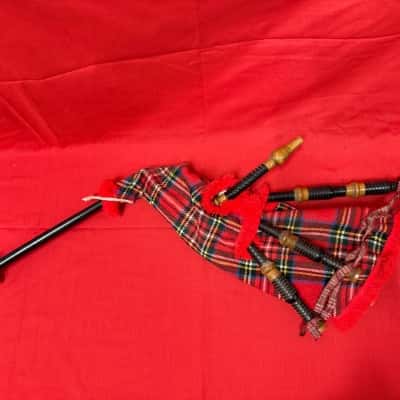 Junior Bagpipes – Royal Stewart Tartan