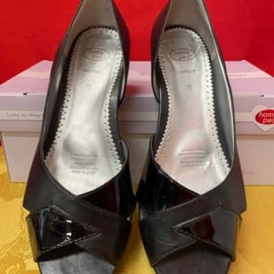 Homey Ped Womens  Size 7.5 Black  shoes