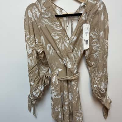 Ministry of Style Womens  Size 10 Long Sleeve Playsuit Beige / Pattern / White 