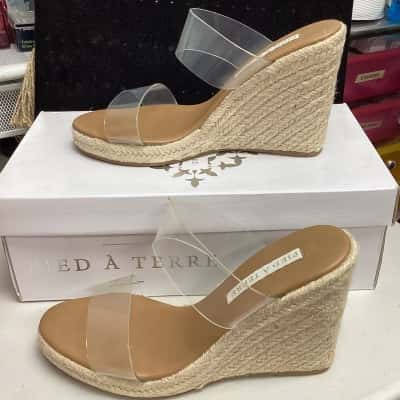 Pied A Terre Womens  Size 7 Wedges Beige / Cream 