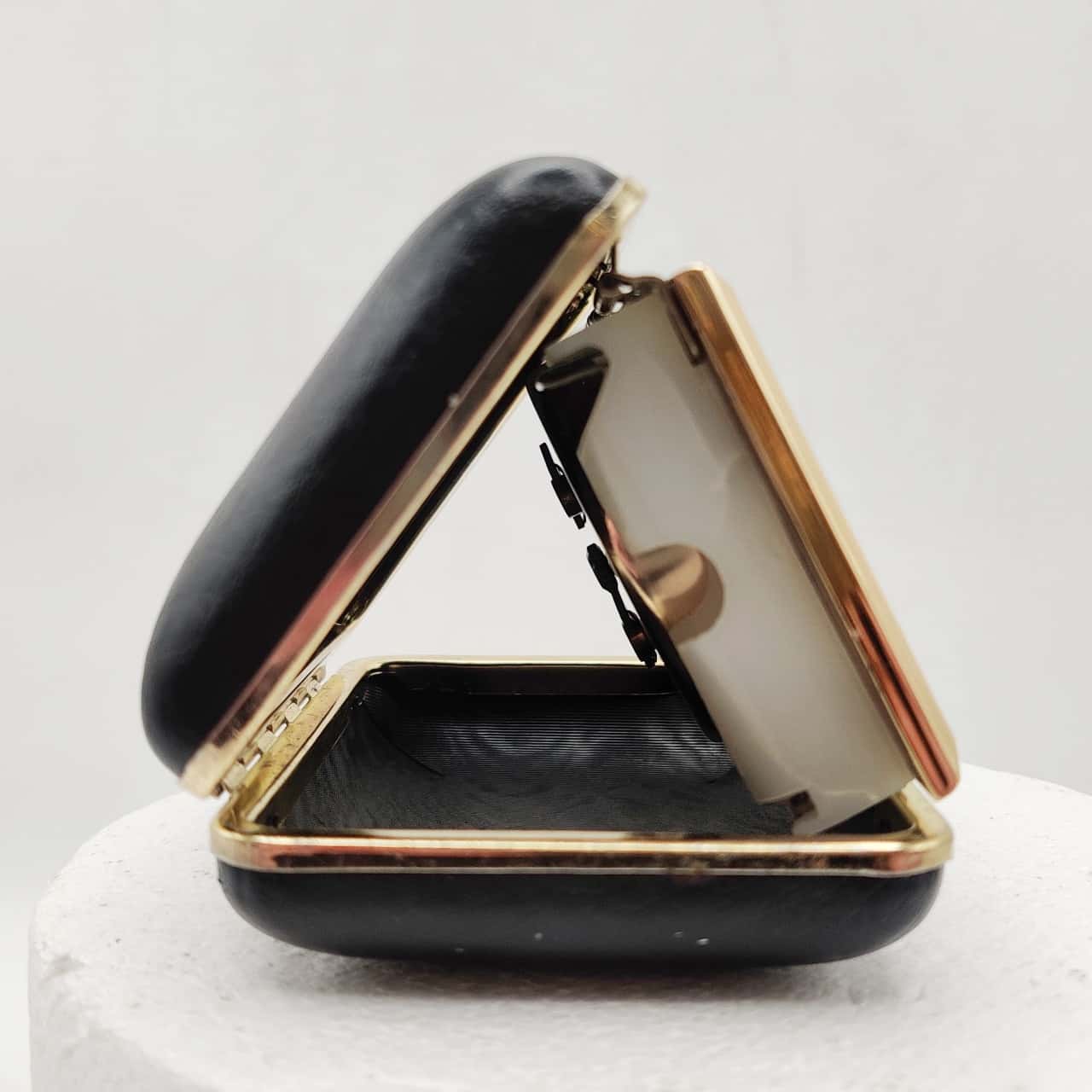 VINTAGE TRAVEL ALARM CLOCK Cased CORAL Light Alarm (s)