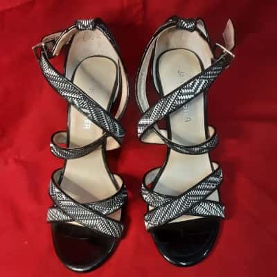 Jane Debster Womens  Size 8.5 Heels Black  / White woven pattern and patent leather stiletto